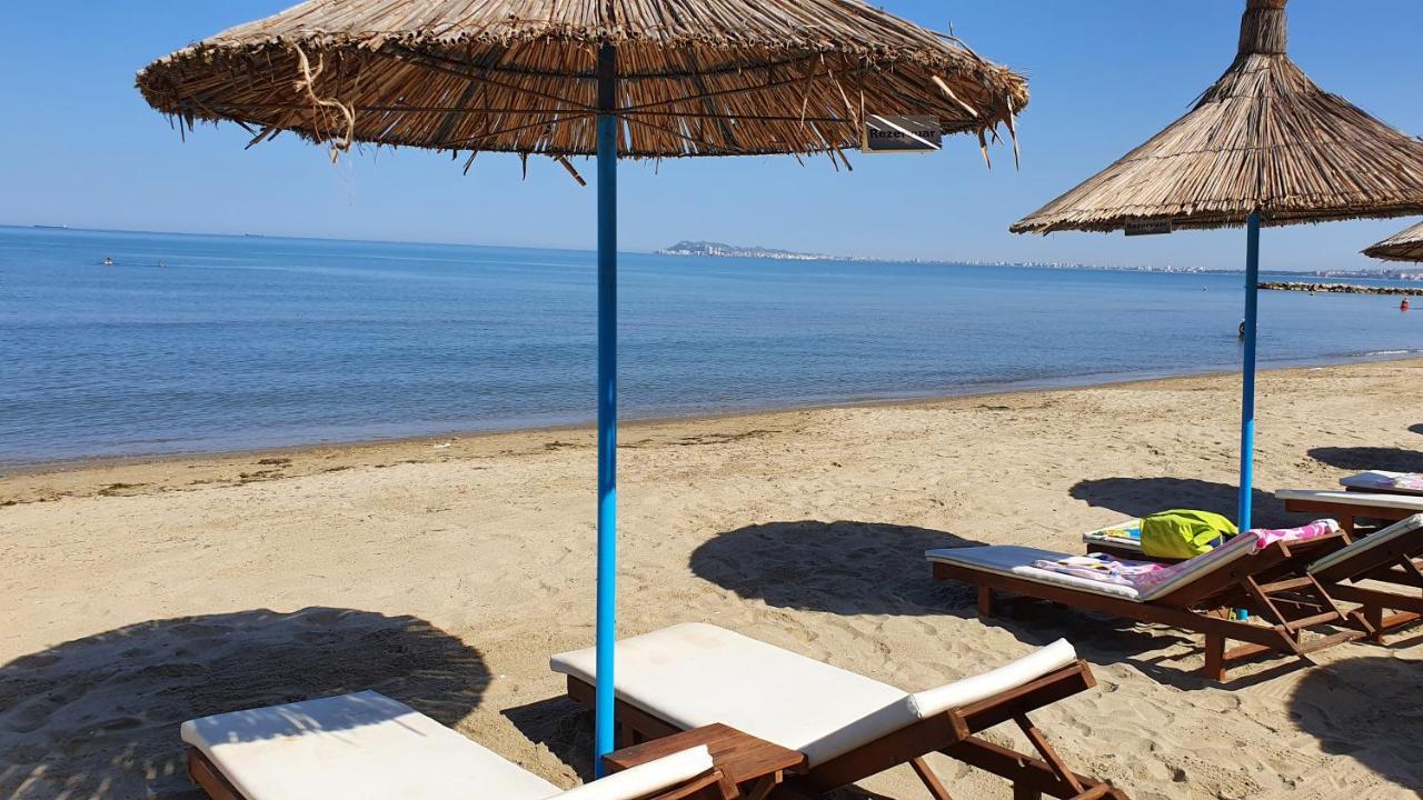 Risus Hotel Golem  Bagian luar foto