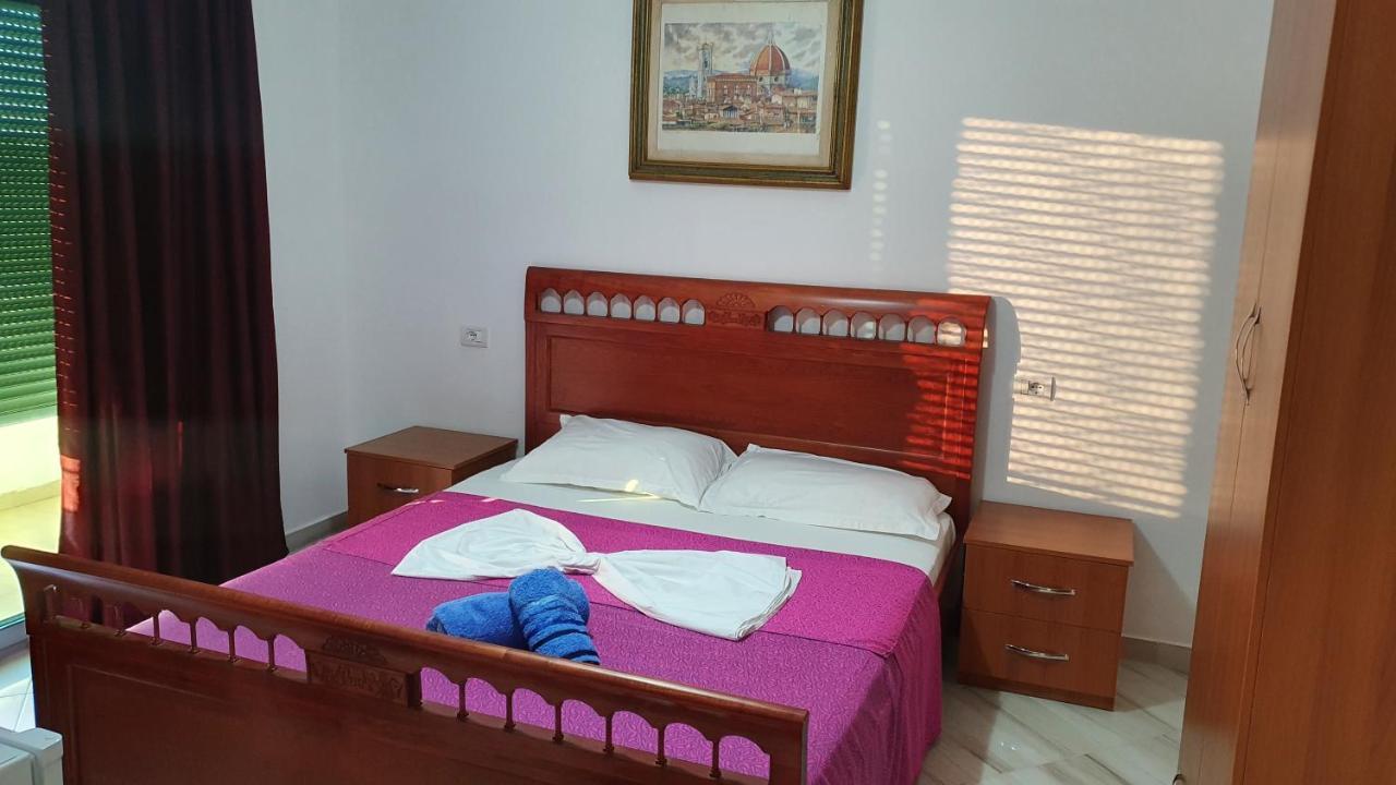 Risus Hotel Golem  Ruang foto