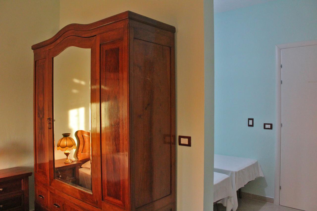 Risus Hotel Golem  Bagian luar foto
