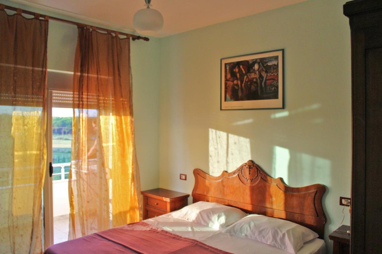Risus Hotel Golem  Bagian luar foto