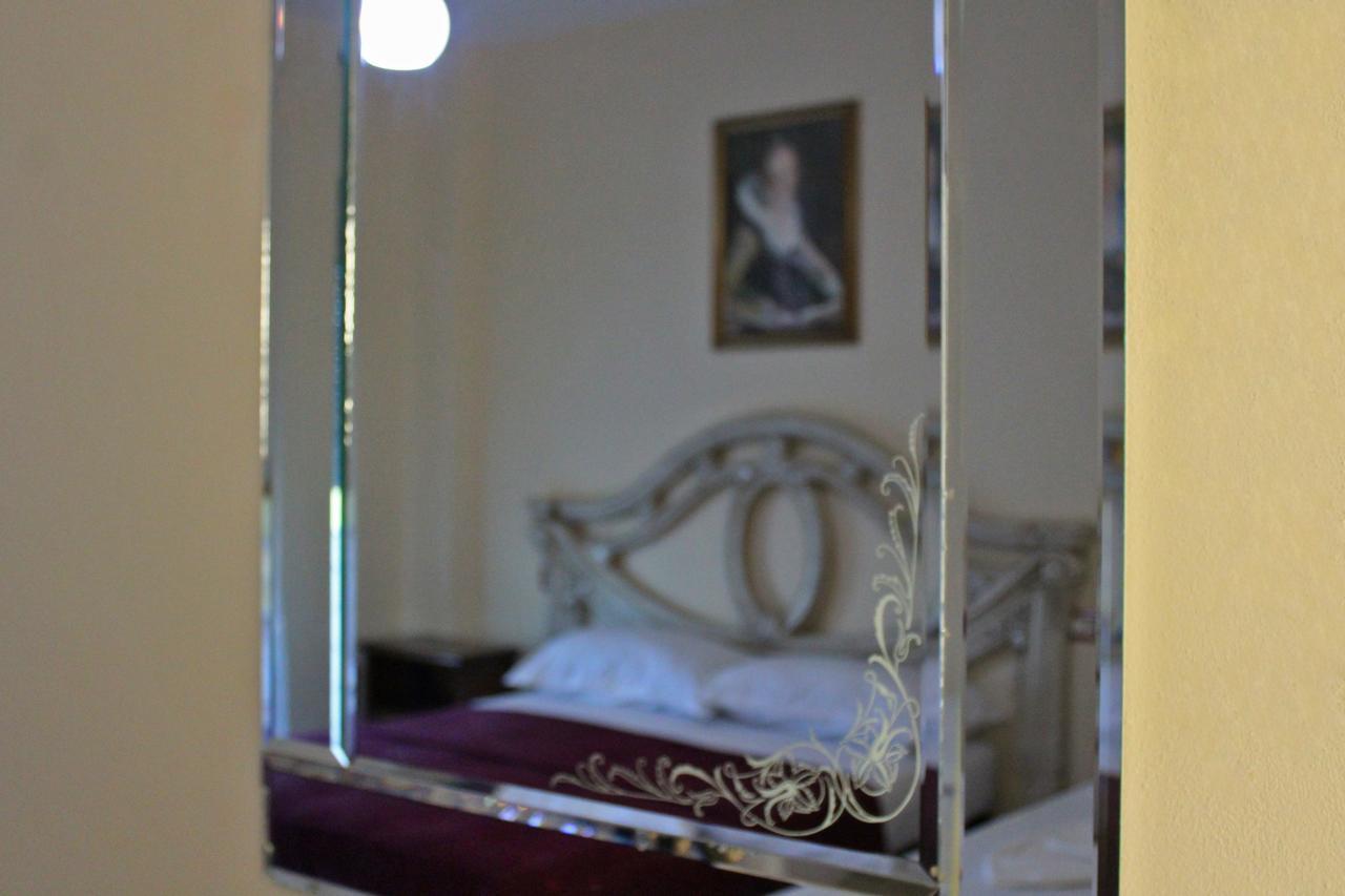 Risus Hotel Golem  Bagian luar foto